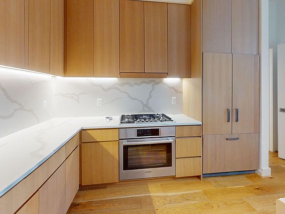 3rd image of 1324 E St SE #205