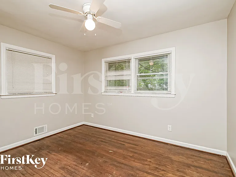 1843 Wee Kirk Rd SE — Photo 13