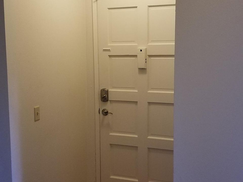 1st image of 4407 76th Ave W APT 3
