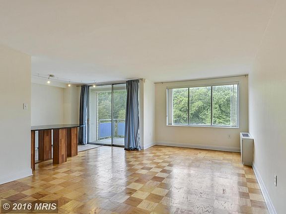 3rd image of 10201 Grosvenor Pl APT 609