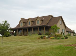 160 High Ridge Ct, Slinger, WI 53086