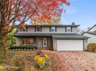 915 Sussex Ct, Buffalo Grove, IL 60089