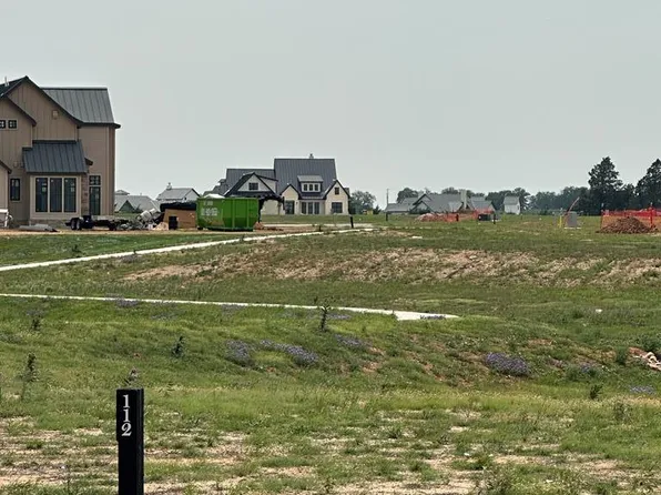 525 Interlaken St, Fredericksburg, TX 78624