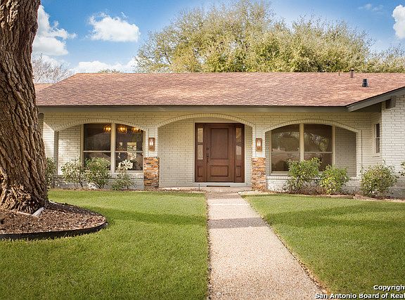 2nd image of 3731 Marymont Dr