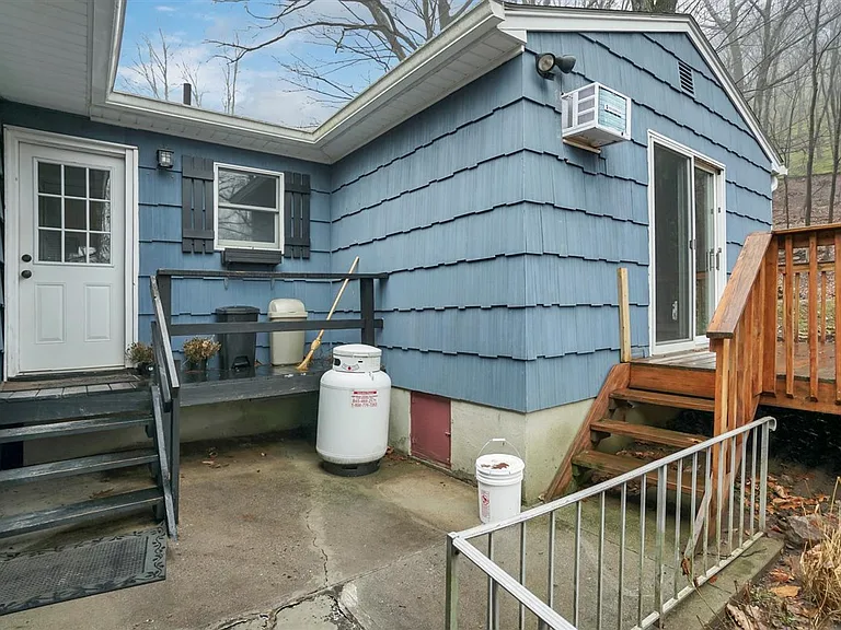 68 Skyline Dr — Photo 3