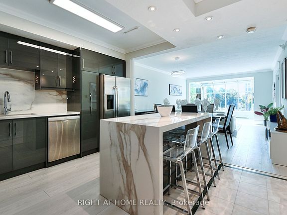 3rd image of 460 Queens Quay W #202E