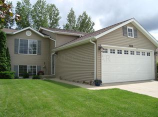 3636 Village Green Ln, Moorhead, MN 56560