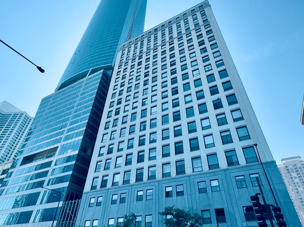 910 S Michigan Ave APT 1705, Chicago, IL 60605