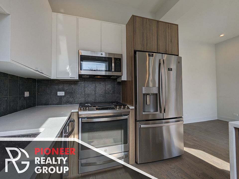 1st image of 2120 W Belmont Ave #2F