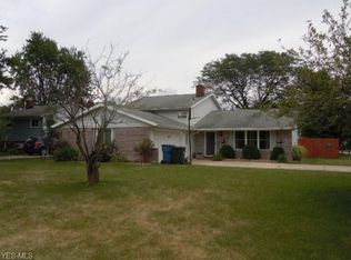 5443 Dorothy Dr, North Olmsted, OH 44070