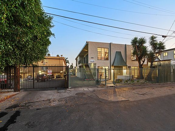 4th image of 1245 N Harvard Blvd #3