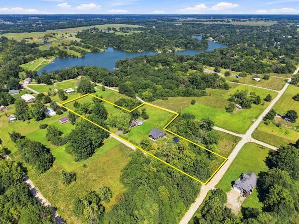 1999 Goose Dr, Lake Lafayette, MO 64076