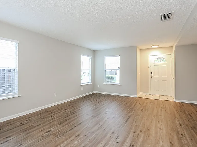 5736 Birds Nest Ln — Photo 5