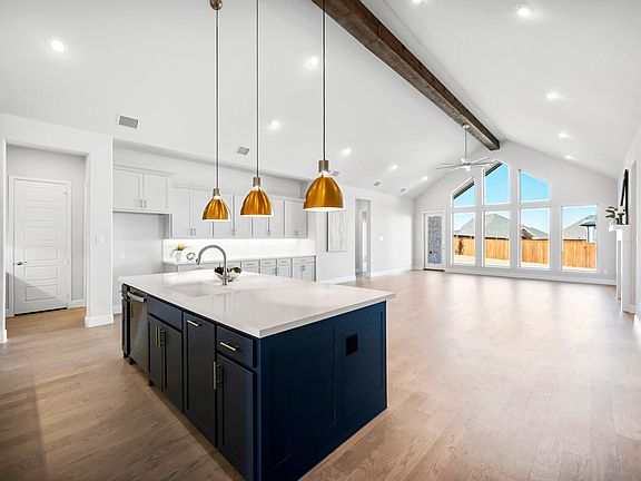 5th image of 552 Horsetail Way