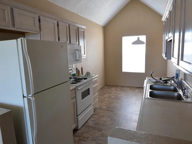 7339 N Laurel Ave — Photo 9