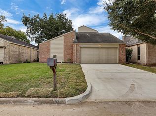514 Shady Dale Dr, Stafford, TX 77477