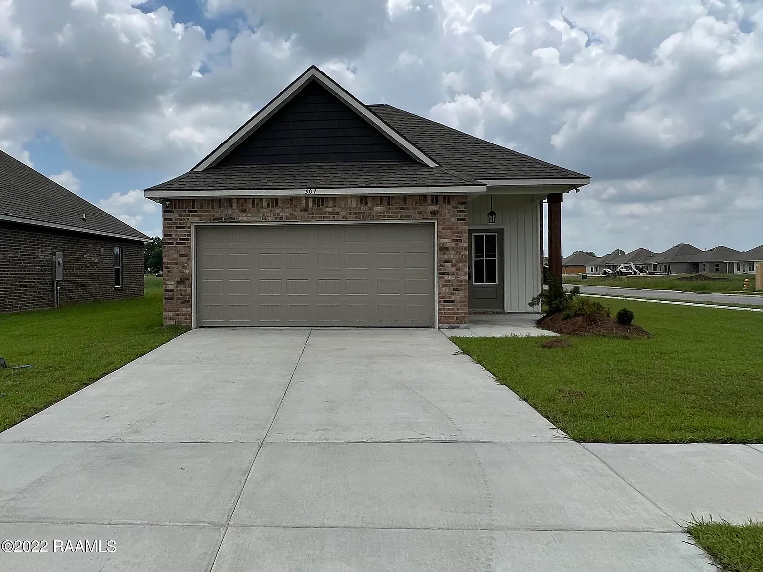 3 bed, 1603 sqft, $2,100 — Photo 1
