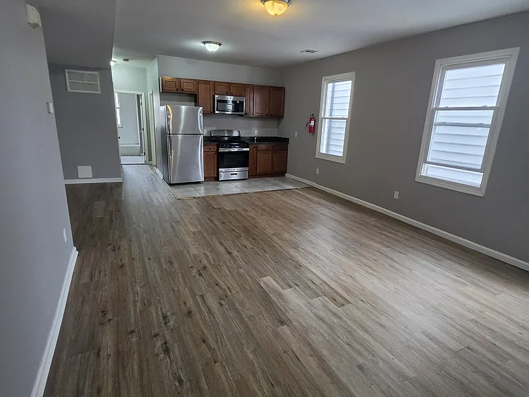 353 16th Ave #5 — Photo 2