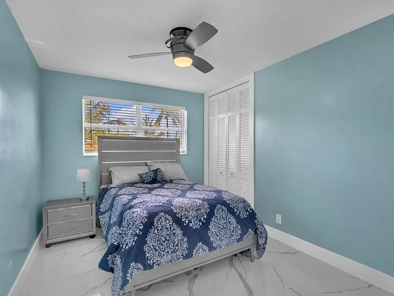 4406 SW 37th Ave — Photo 10