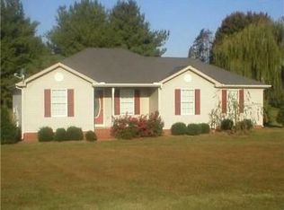 1697 Maple Grove Rd, Lafayette, TN 37083