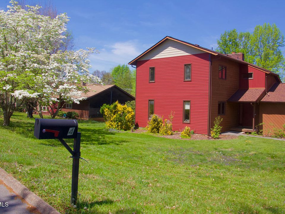 1st image of 4 S Hills Cir