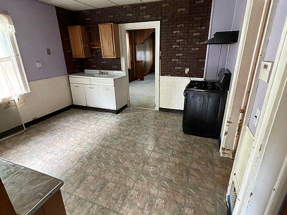 5th image of 97 Progressive Ave #1