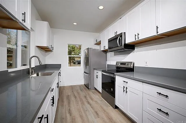 238 N Indiana Ave #A-B — Photo 9