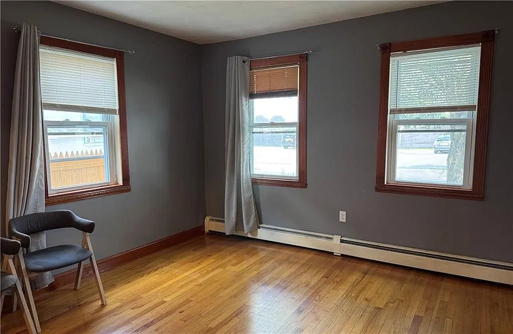 2 bed, 1.0 bath, 768 sqft, $1,900 — Photo 2