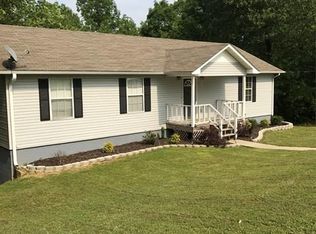 305 Shoreline Dr, Killen, AL 35645