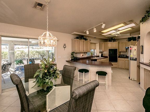 4th image of 4057 Tropic Blvd