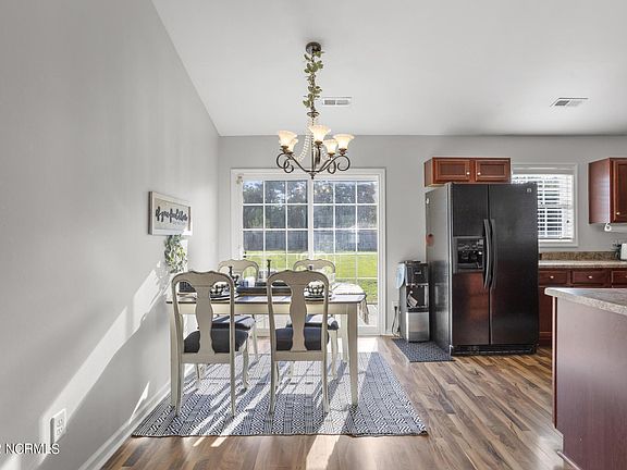 5th image of 513 Cherry Blossom Ln
