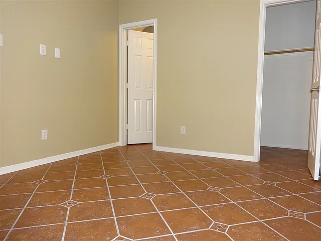 2302 Turnbury Elm Ct — Photo 18