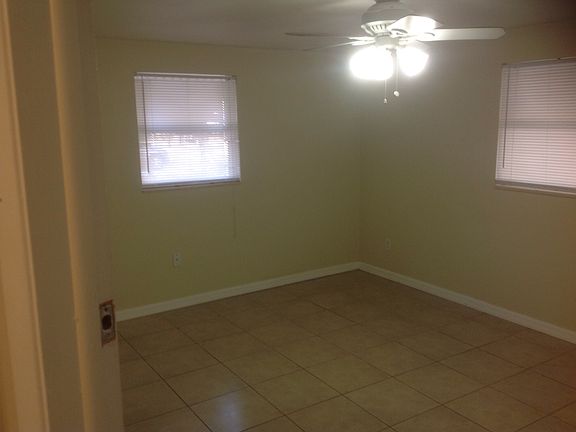 3rd image of 3319 Silver Hill Dr