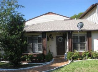 618 SE 12th Ct, Cape Coral, FL 33990