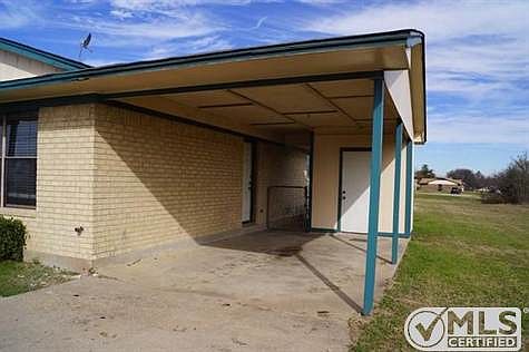 4th image of 100 Oaklawn