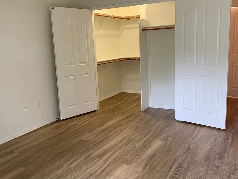 Via Ventura Apartments — Photo 38