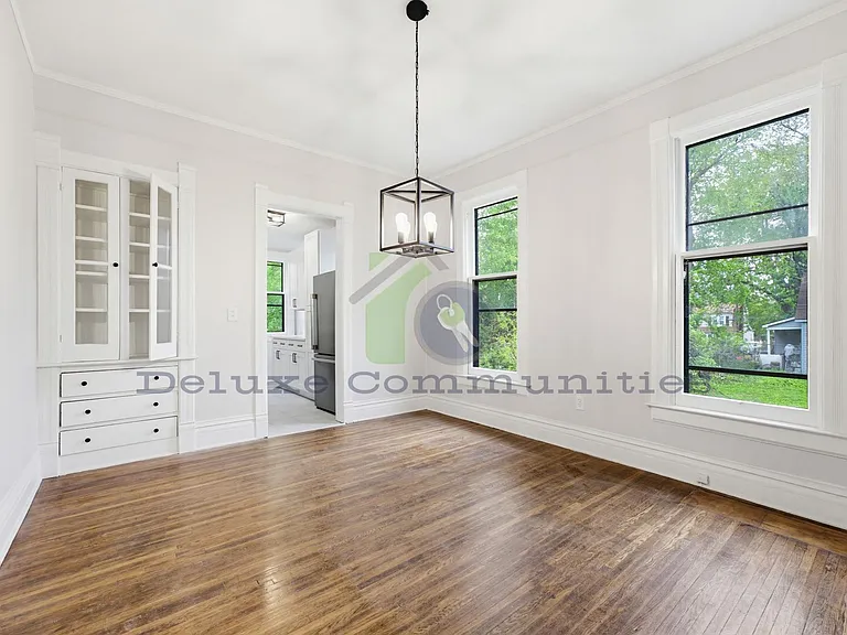 410 Eastern Ave SE — Photo 19