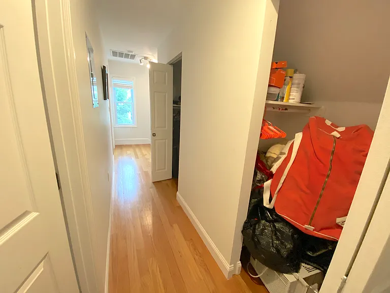Watson St — Photo 23