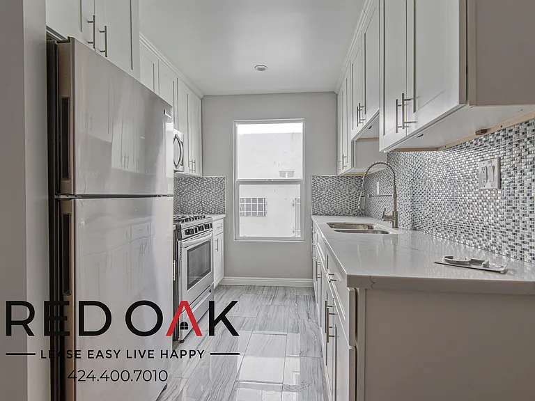935 N Genesee Ave #5 — Photo 7