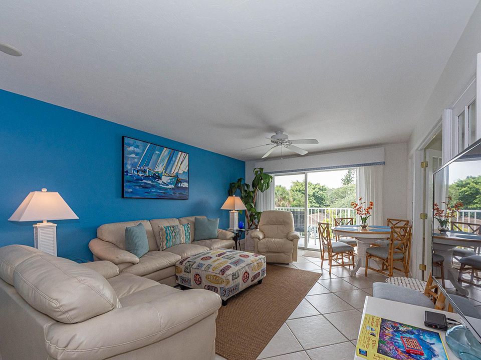 1st image of 855 Dahlia Ln