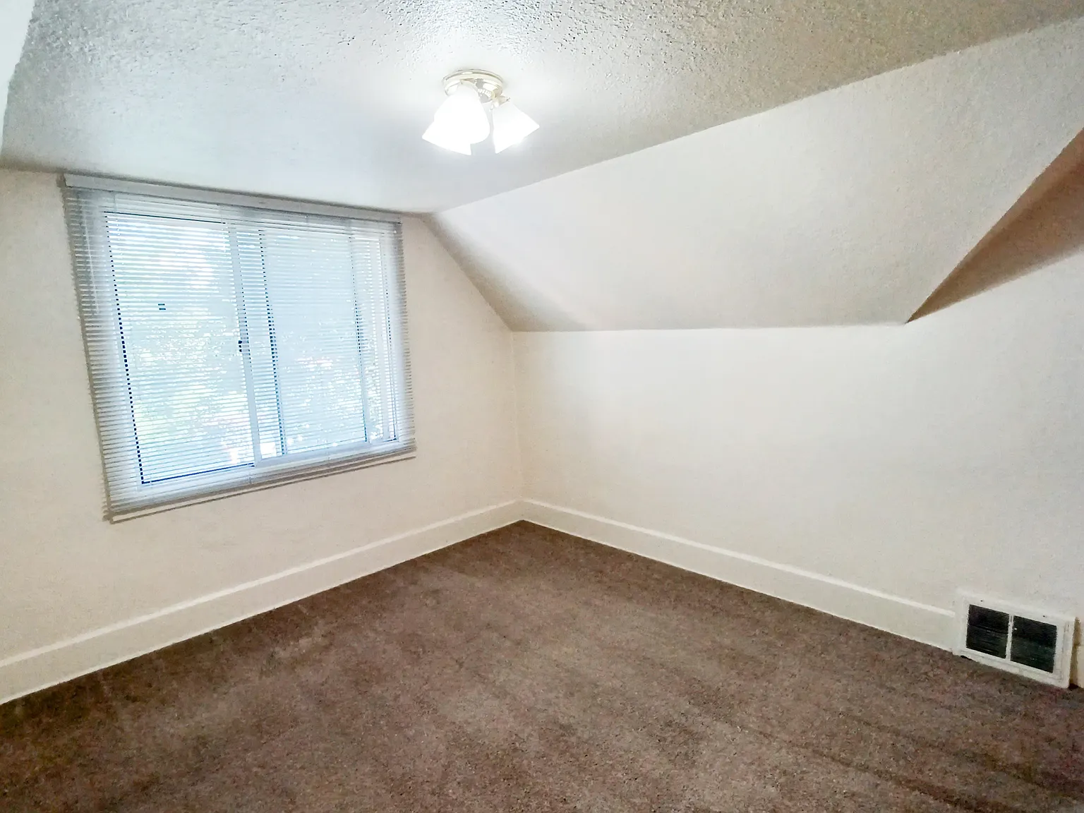 1 bed, 500 sqft, $1,350 — Photo 4