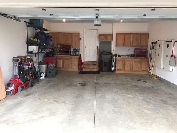 2nd image of 923 Chara Ln
