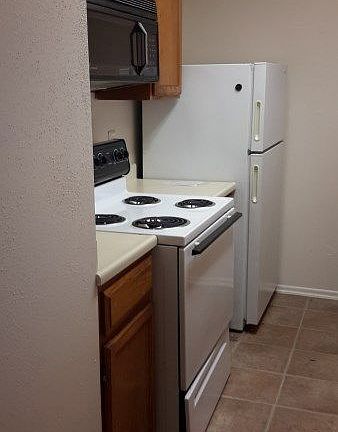 4th image of 11138 El Sendero St APT 3