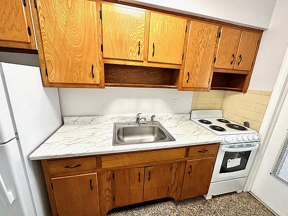 3rd image of 432 Magnolia Ave #6