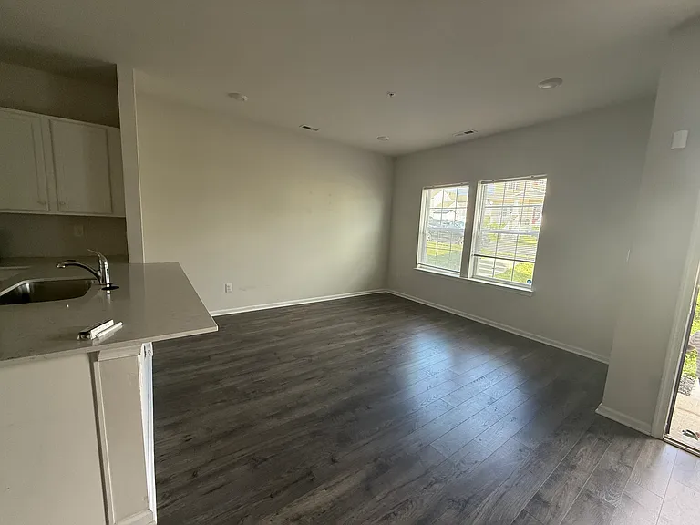 392 Trego Ave — Photo 3