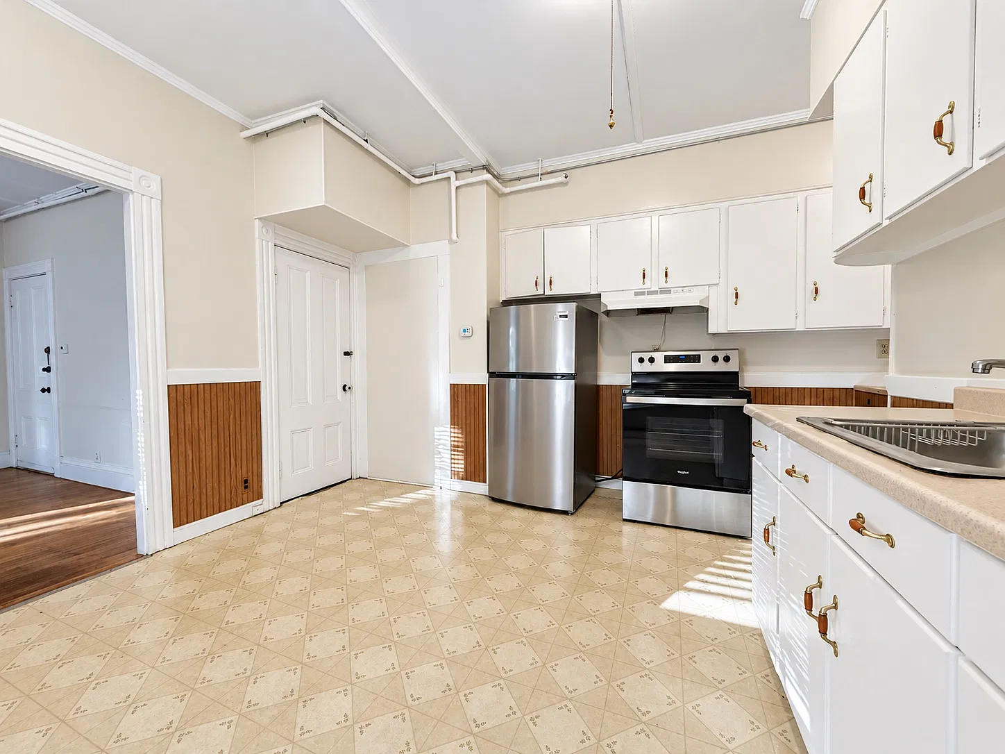 145 Pleasant St — Photo 2