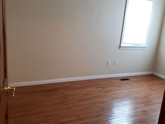 3rd image of 436 N 4th St
