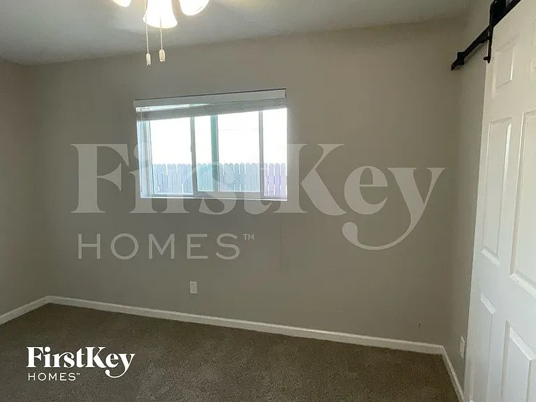 2133 E Larkspur Dr — Photo 8
