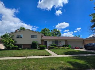 23643 Fenton St, Clinton Township, MI 48036