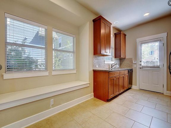 5th image of 1601 Miriam Ave Unit 203